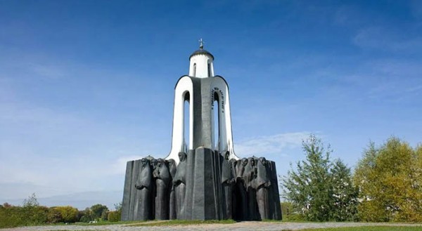 Остров Слез (Мужества и Скорби) Минск. История, фото